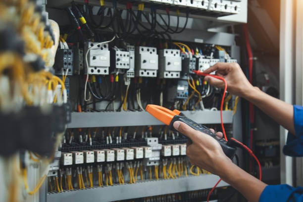 Best Affordable Emergency Electrician  in Maywood Park, OR